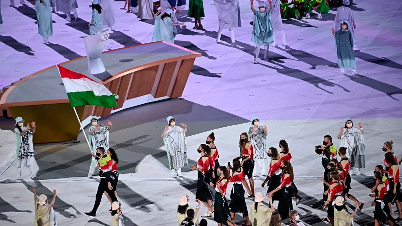 Történelmi pillanat, a magyar olimpiai csapat így vonult a megnyitón