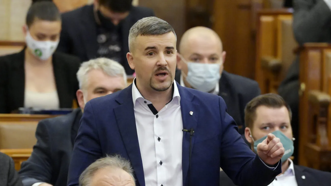 "Milyen ember vagy te?" - Jakab Péter játssza a melóspártit, közben meg feljelentette a gépkezelőt - videó