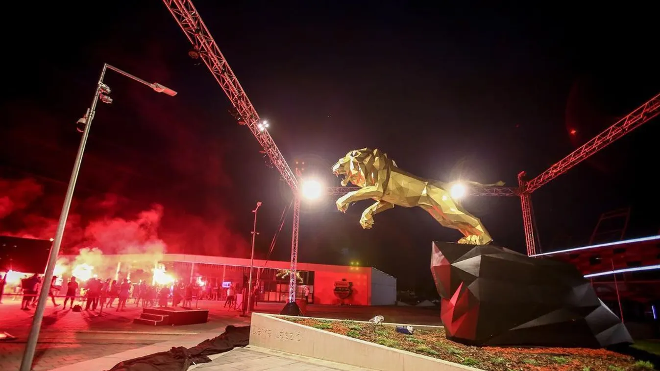Tűz gyúlt éjjel Kispesten, az új focistadionnál - Fotók, videó