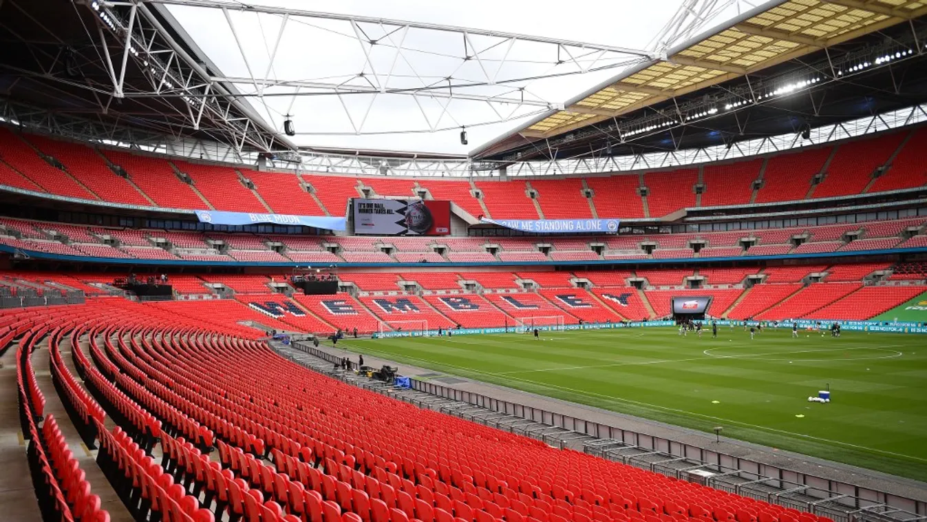 Jegy nélküli angol szurkolók rohamozták meg a Wembley bejáratát, teljes a káosz - videó