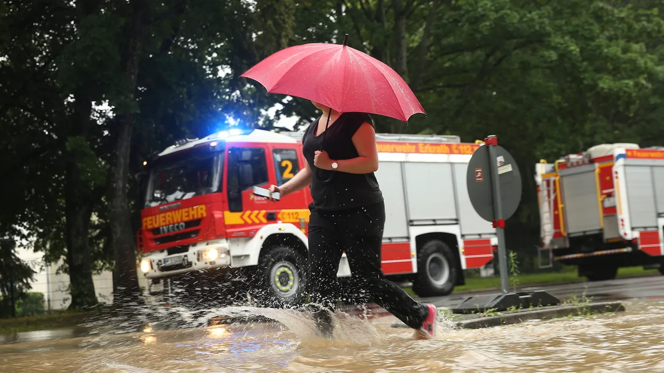 „Halálos versenyfutás volt az idővel" - a pusztító áradással harcolt a magyar édesanya, Petra