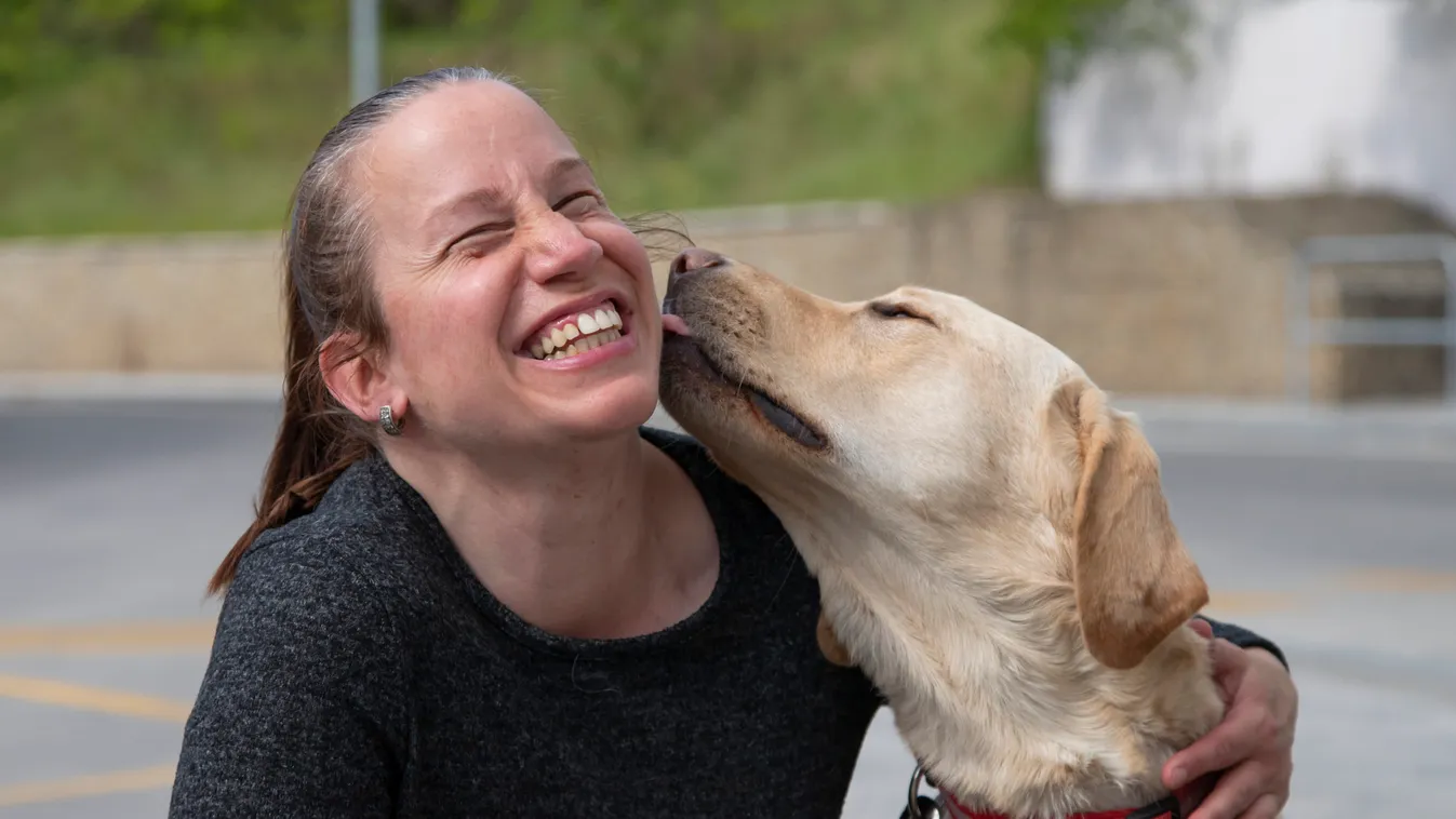 Az én kutyám több mint testőr! – így él Gál Enikő látássérültként