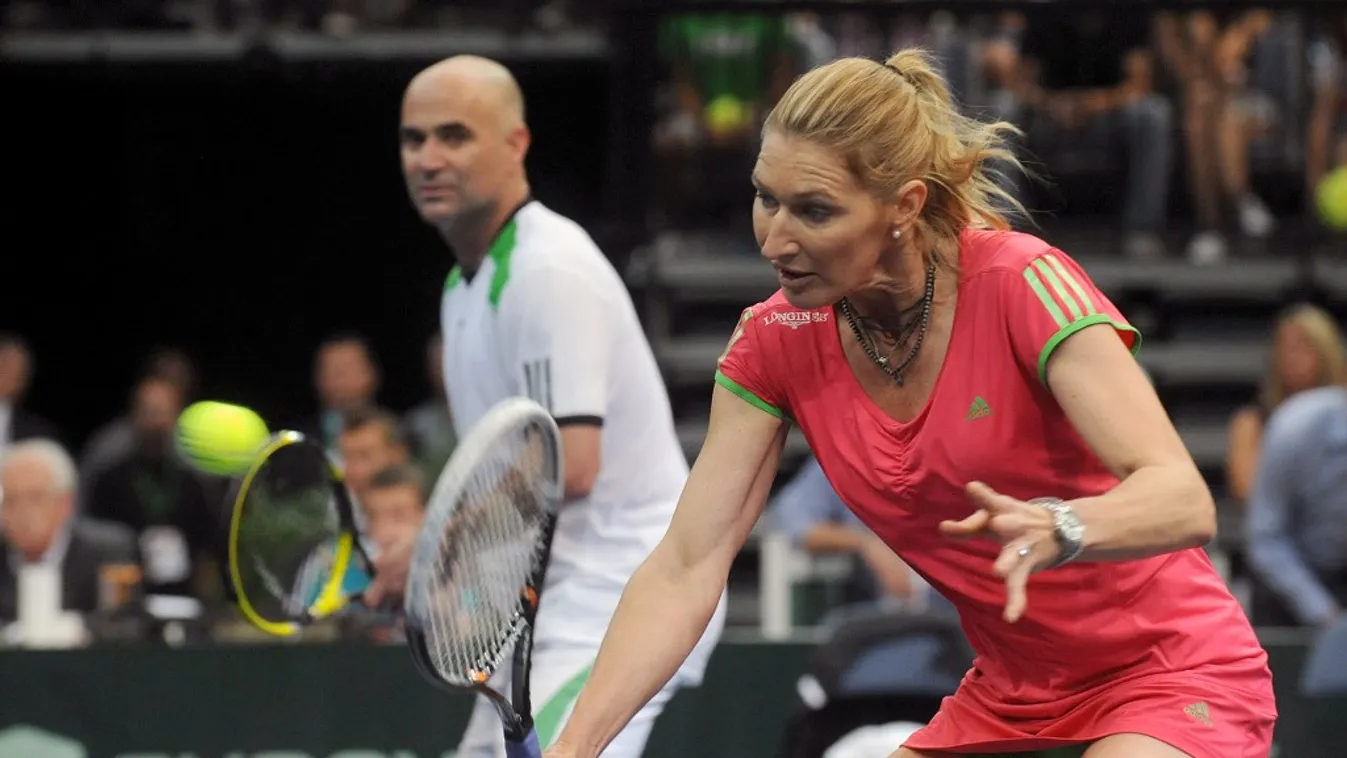 Csapások sora sújtja a sport álompárját, eladó Agassi és Graf és otthona