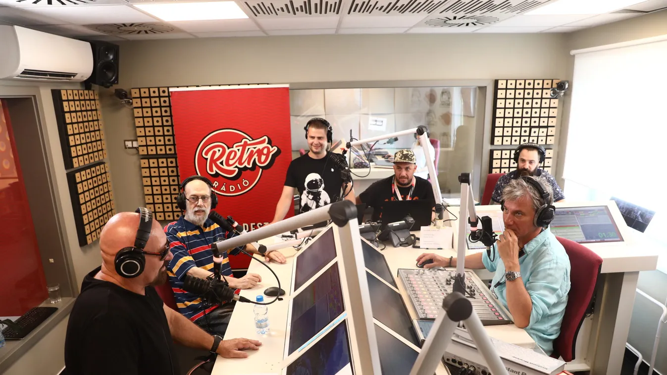 Bochkor Gábor medencéjében érte baleset a legendás rádióst