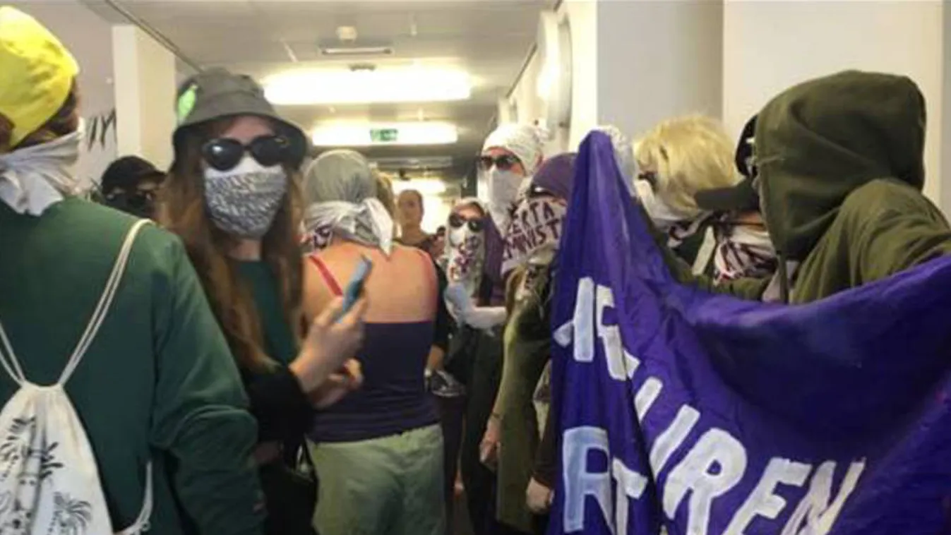 Sajtószabadság a szomszédban: baloldali aktivisták újságírókat vertek meg egy osztrák szerkesztőségben