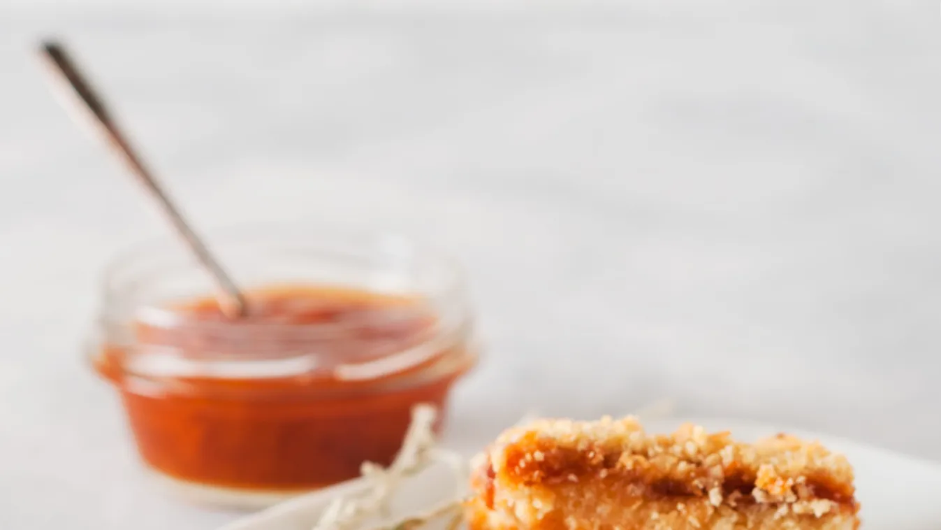 A sárgabarackszezon csúcsa ez az isteni, 5 perces csodapite