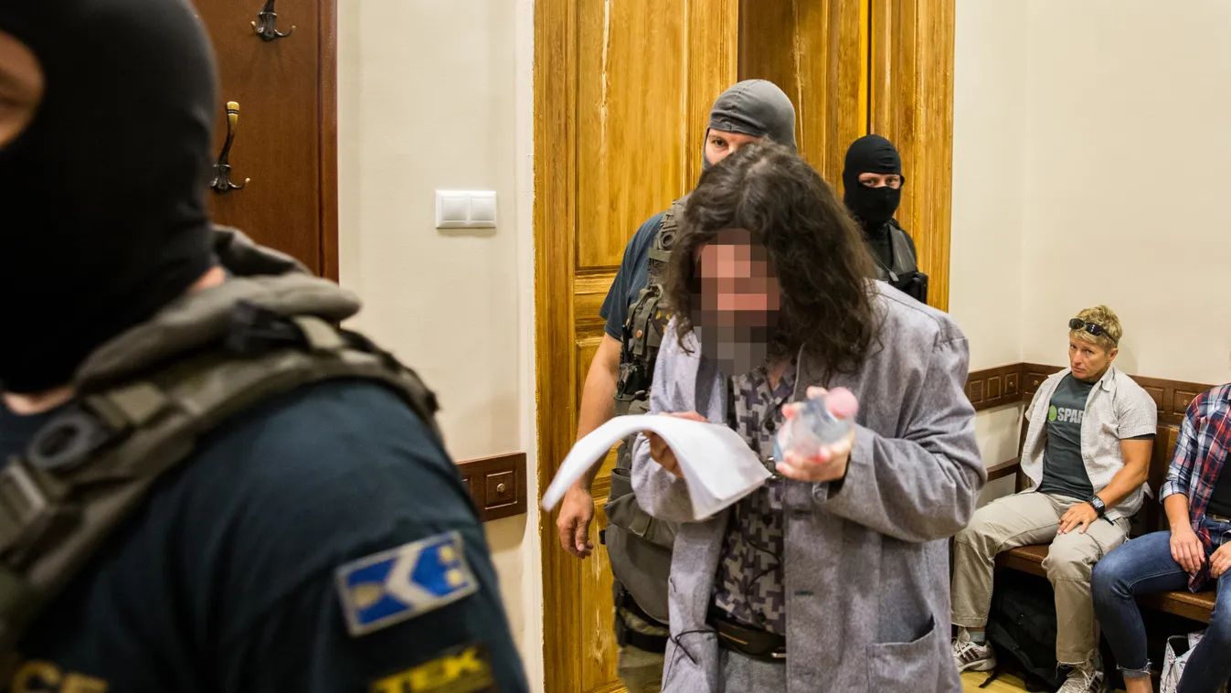 Kelenföldi gyilkosság: Portik Tamás ellen emelt vádat az ügyészség