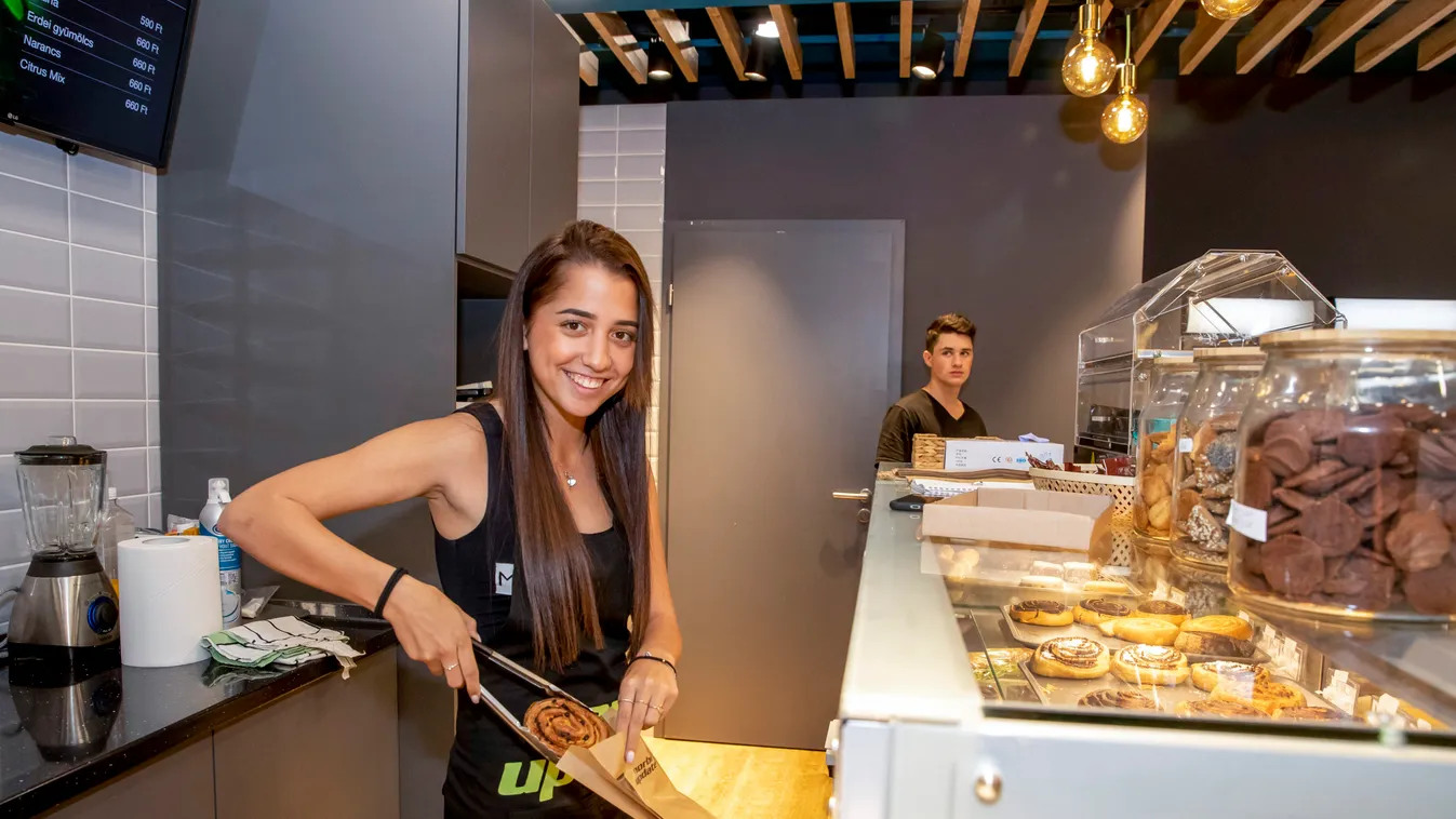 Nem akar pénzt kérni a szüleitől Schobert Lara: ezt csinálja a közös nyaralás helyett