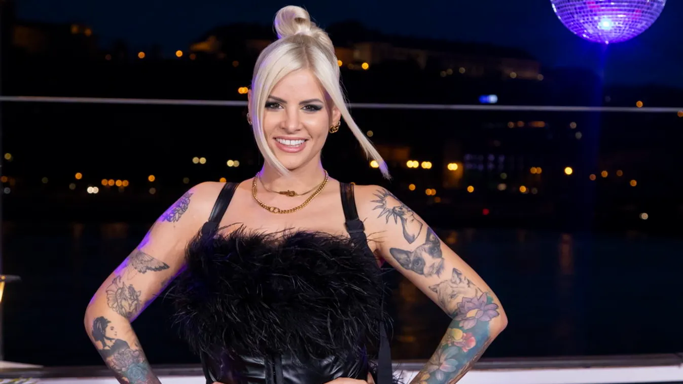 Ágaskodó mellbimbójával izgatja a népet a TV2 szexi sztárja