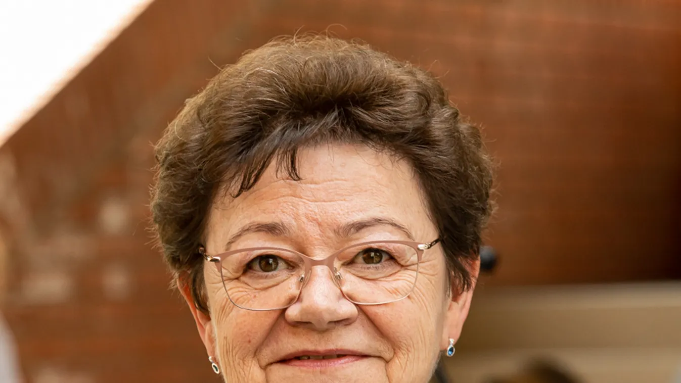 Müller Cecília: a vírus variánsai miatt indokolt a harmadik oltás