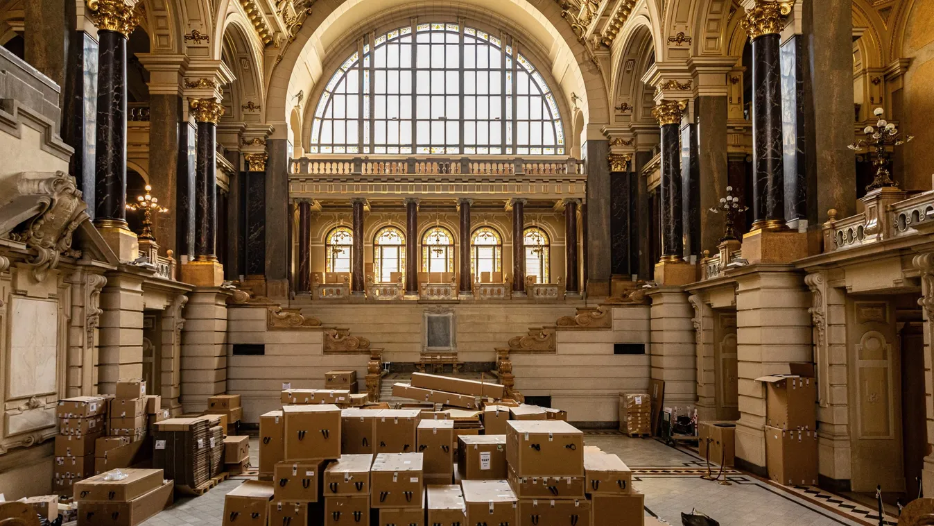 Ripost7: Így csomagolták össze a Néprajzi Múzeumot – Videó