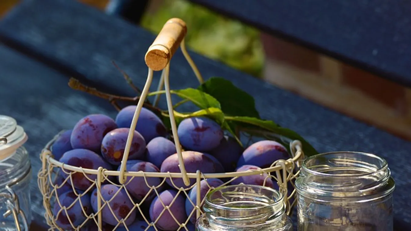 Ezért kell celofánt tenni a lekváros üvegek kupakja alá