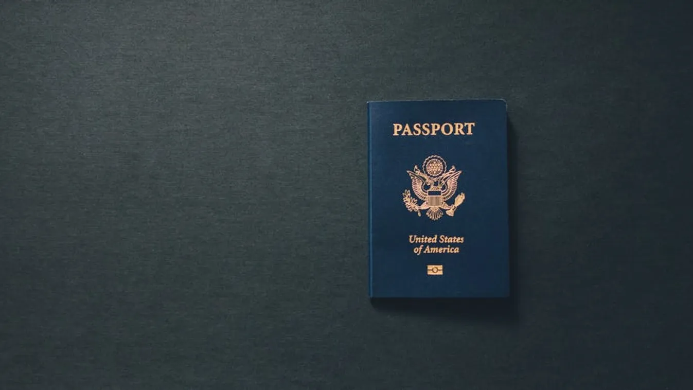 Szintet lép a Biden-kormány: Hamarosan bevezetik a transzszexuális útleveleket Amerikában