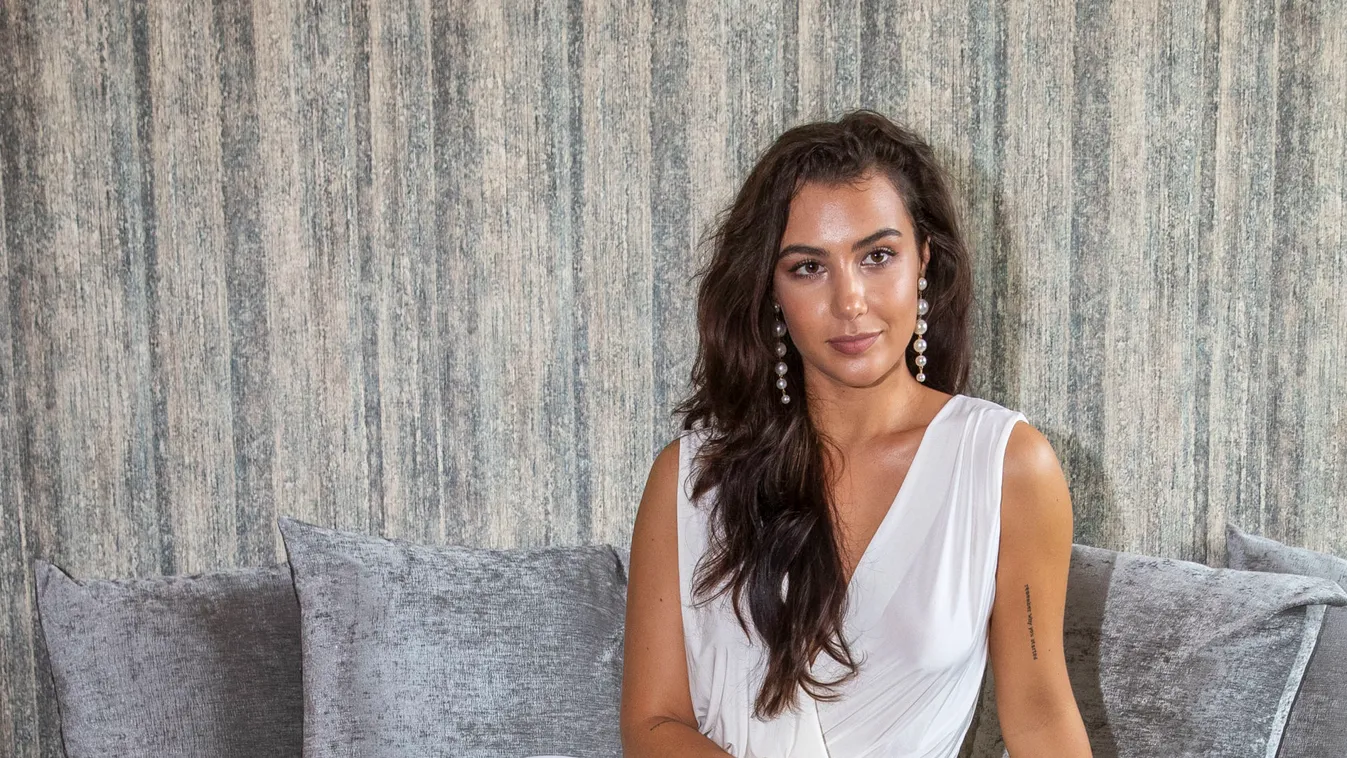 Ejha! Tóth Andi popsirázós videóját neked is látnod kell