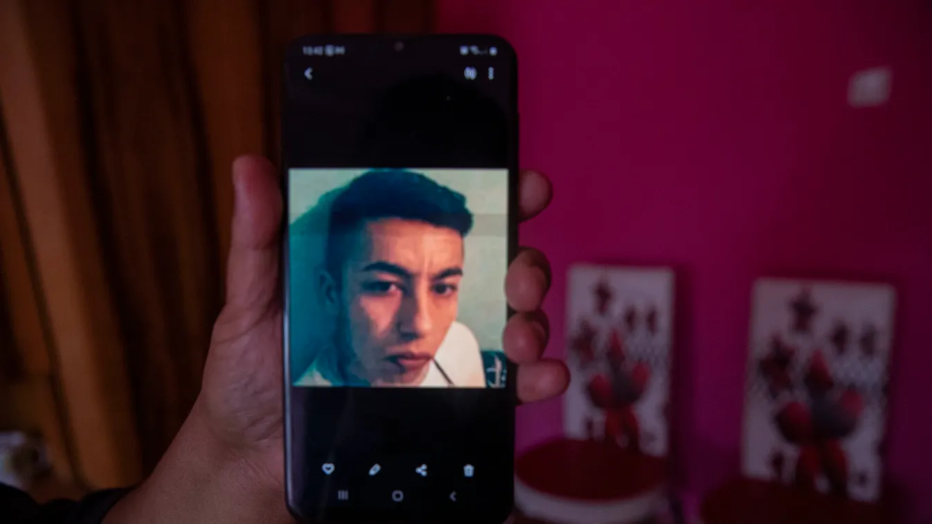 „Nem bírom, édesanyukám” - mondta Tomi, majd a Tiszába vetette magát