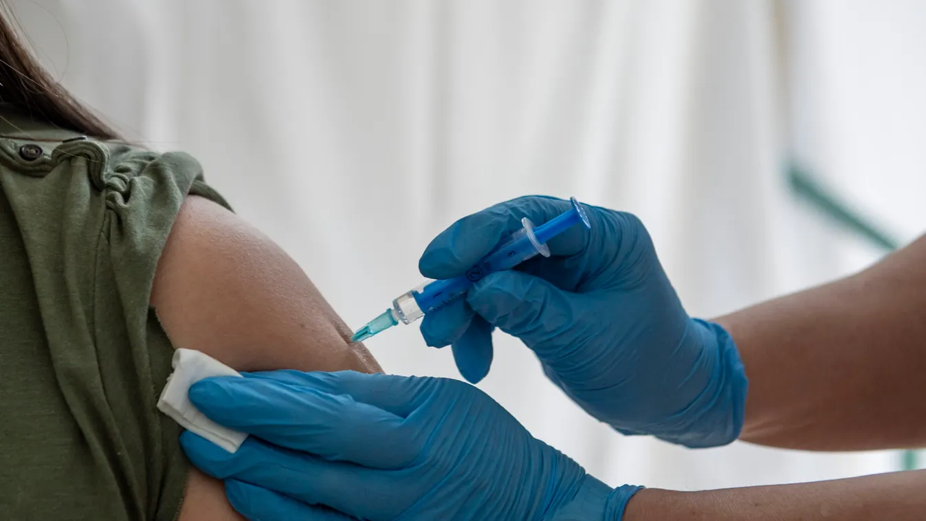 Két megbetegedést is fel kell tüntetni a Pfizer és a Moderna vakcinák mellékhatásai között