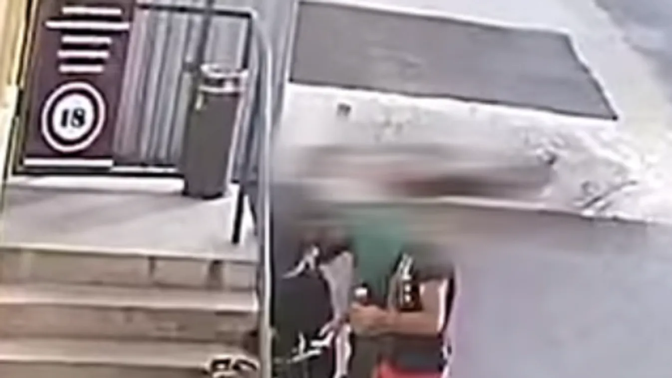 Rosszul járt a dohánybolt előtt haragosát lefejelő férfi – videó a durva verekedésről