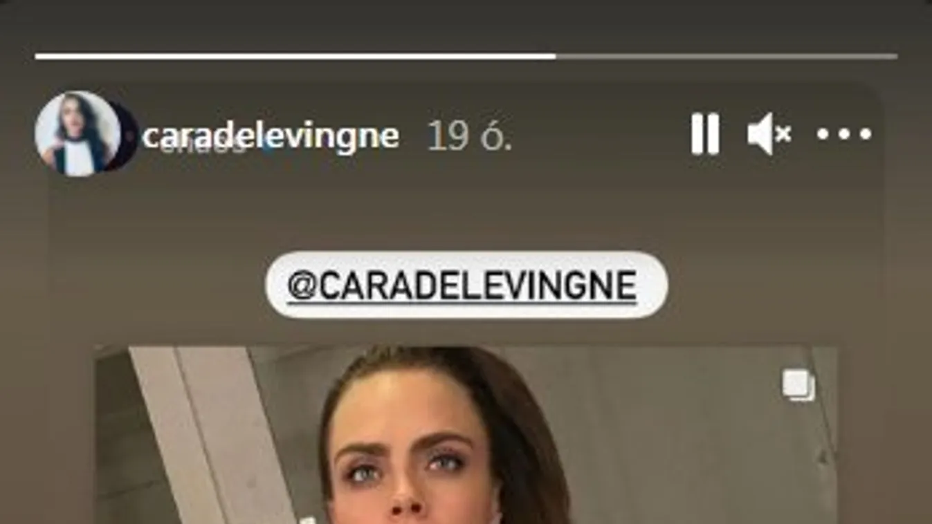 Teljesen meztelenül szelfizett a világhírű divatmodell: +18-as fotó