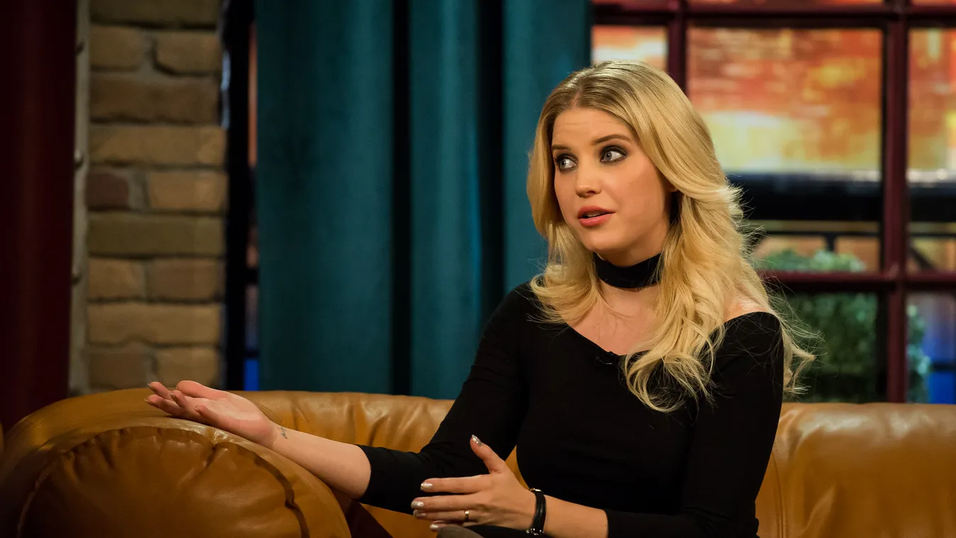 Szabó Zsófit lefotózták a csodás esküvőn, nagyon boldog volt - Fotó