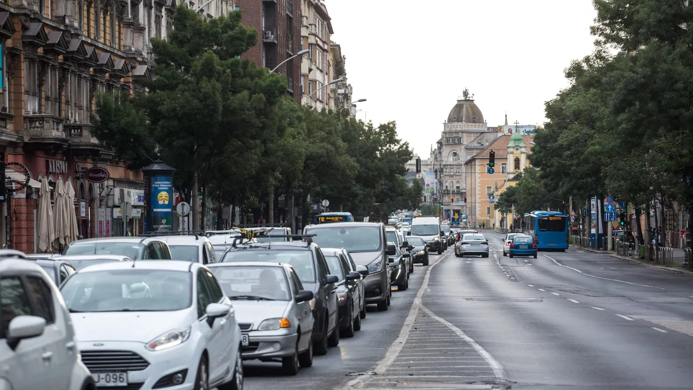 Durvul a dugó Budapesten, már most kiakadtak az autósok
