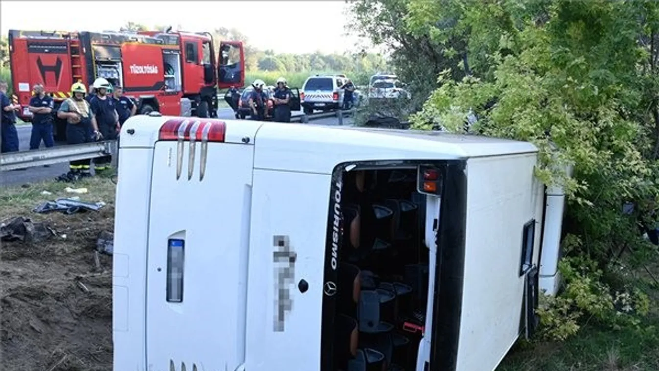 Most érkezett: drámai videó az M7-esen történt busztragédia sérültjeinek mentéséről