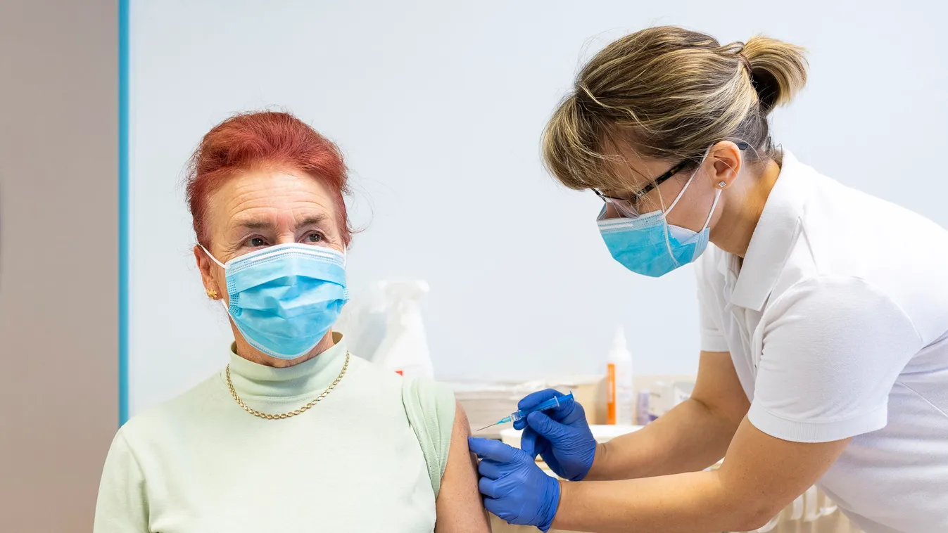 Ezt mondják a szakemberek: itt van minden, amit a 3. oltásról tudni kell!