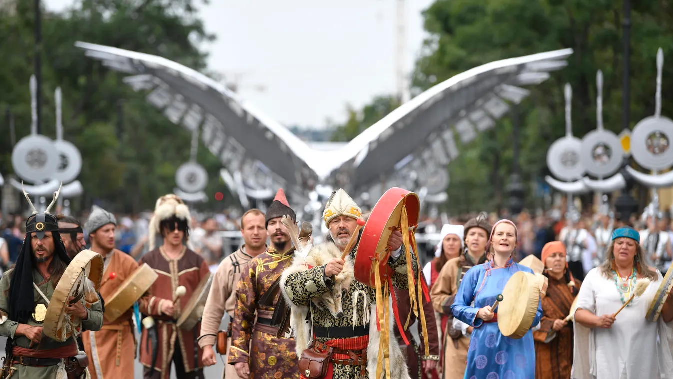Ez tényleg a valaha volt legnagyobb ünnepség: így élvezik az emberek augusztus 20-át