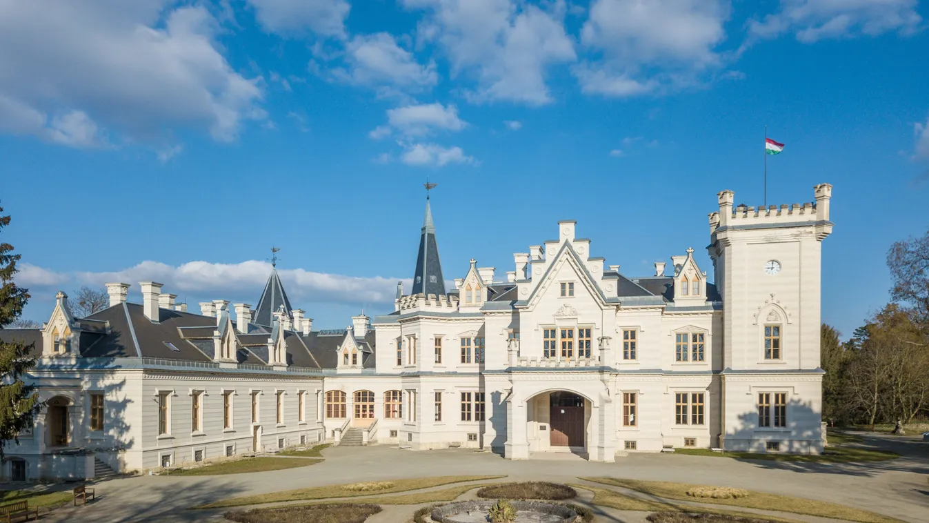 Így néz ki belülről a szerelem és a hűség kastélya