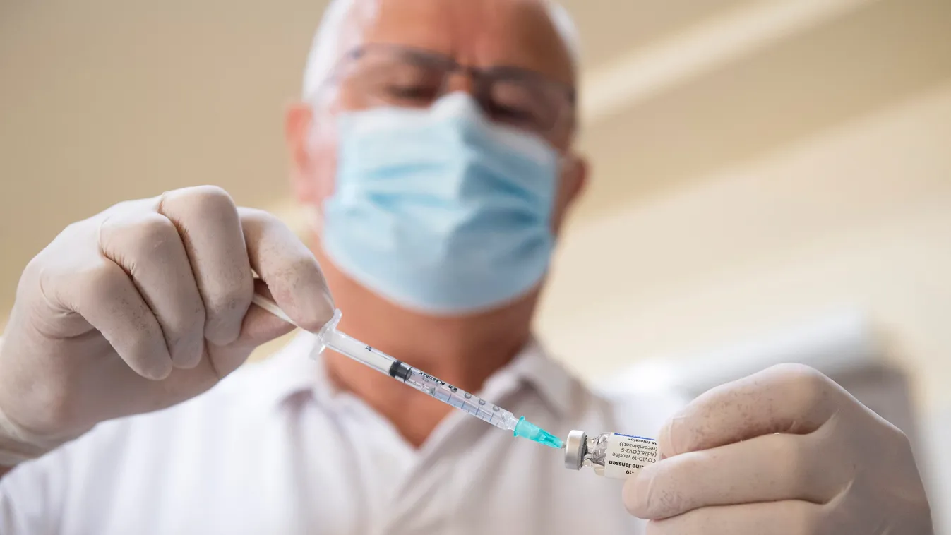 Vesszen a Covid: ennyien vették fel a harmadik oltást a Pest megyében a szociális otthonokban