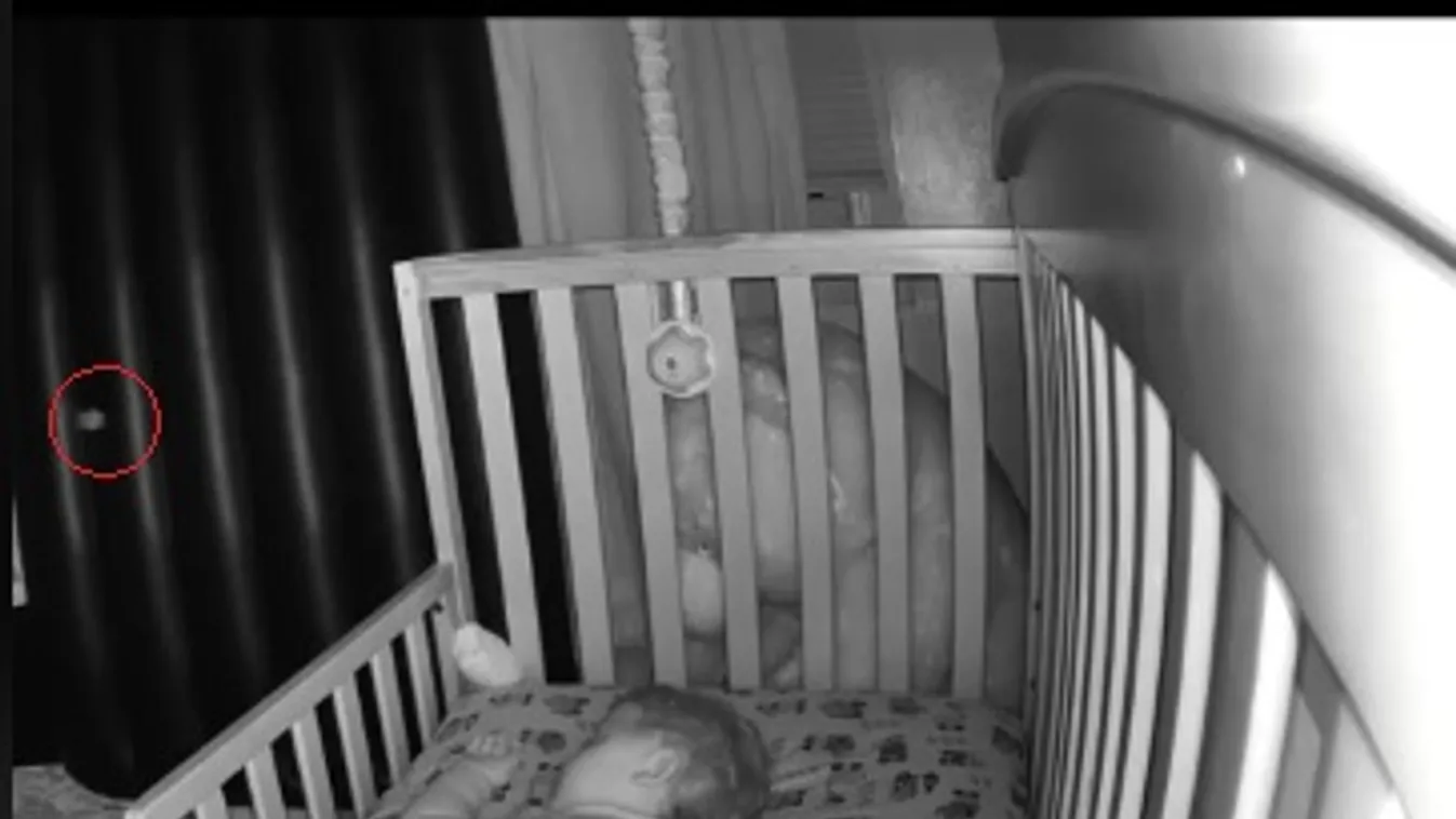 Sokkot kapott Erika: elképesztő dolgot rögzített a babamonitor - Videó