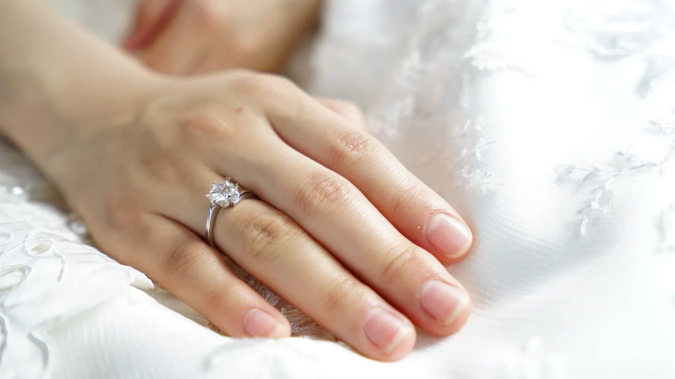 Az oltárnál vallotta be a menyasszony: Terhes vagyok, de nem tőled!