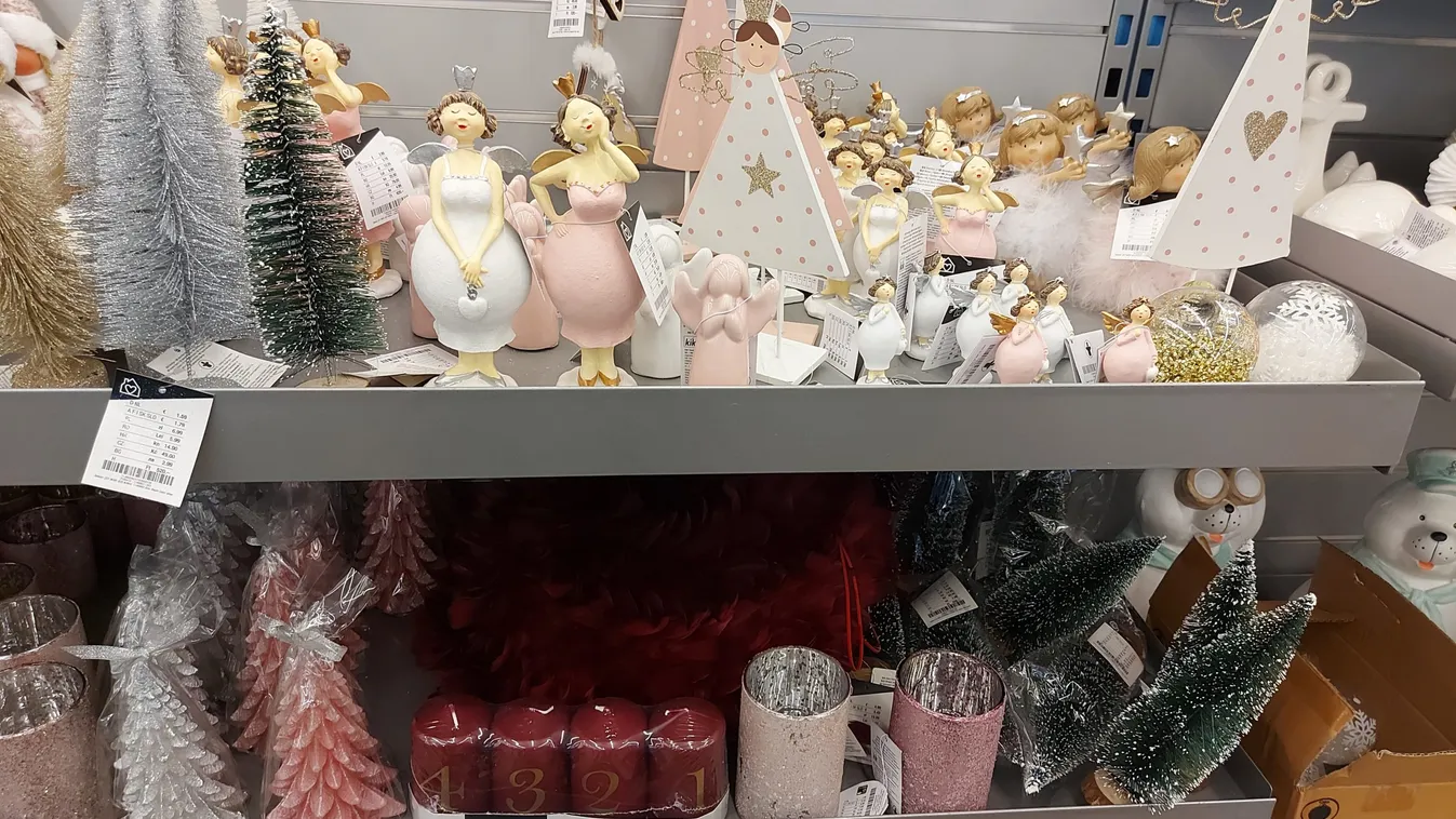 Máris megjelentek az első karácsonyi holmik a magyarországi boltokban – Fotók
