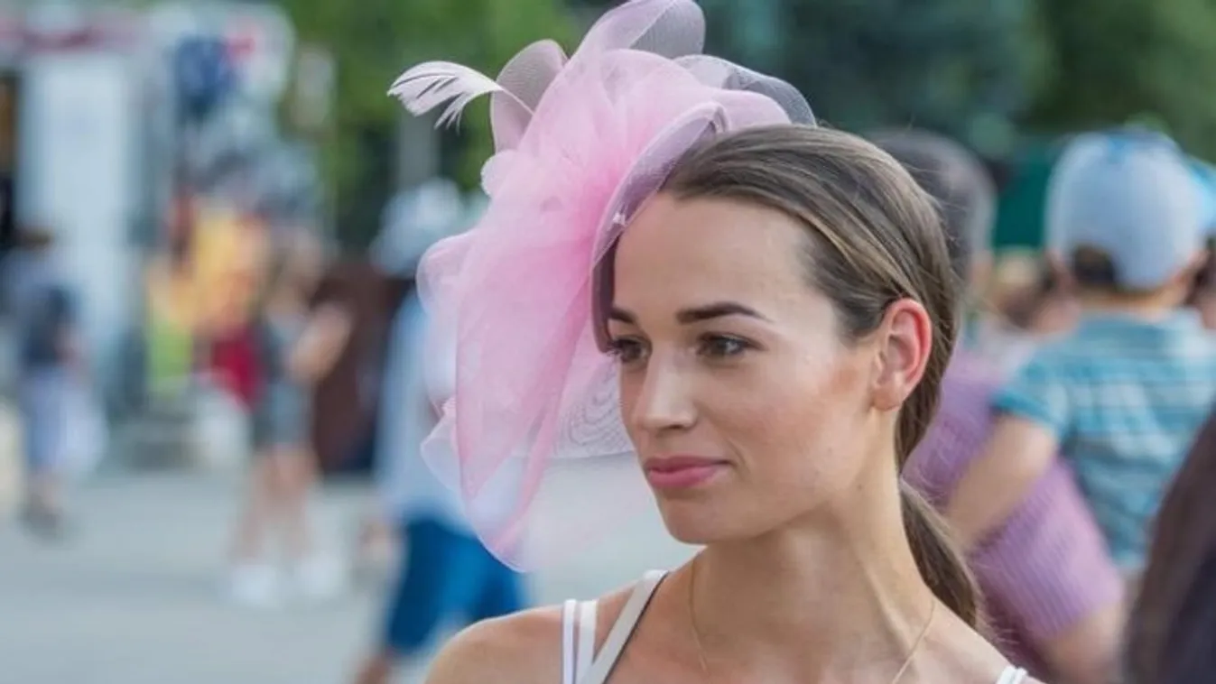 Hátborzongató üzenet került elő az elhunyt magyar zsokélánytól