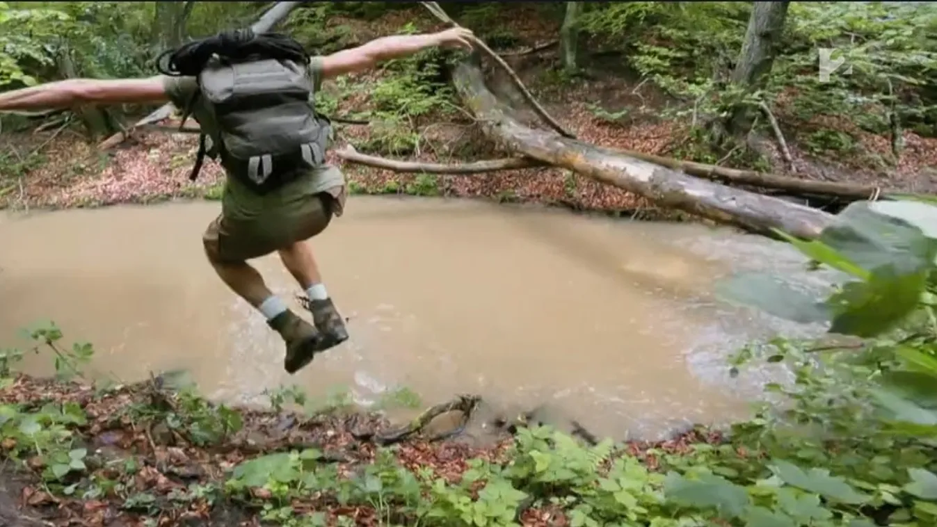 Mindenki csak állt és nézett: A patakba vetette magát a TV2 sztárja - Videó
