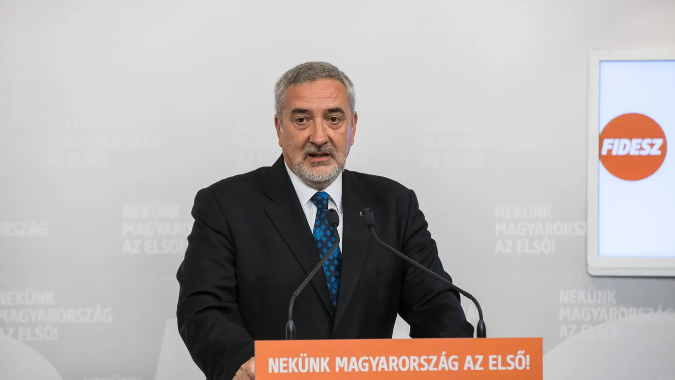 Halász: Magyarország nem kér az illegális bevándorlásból!