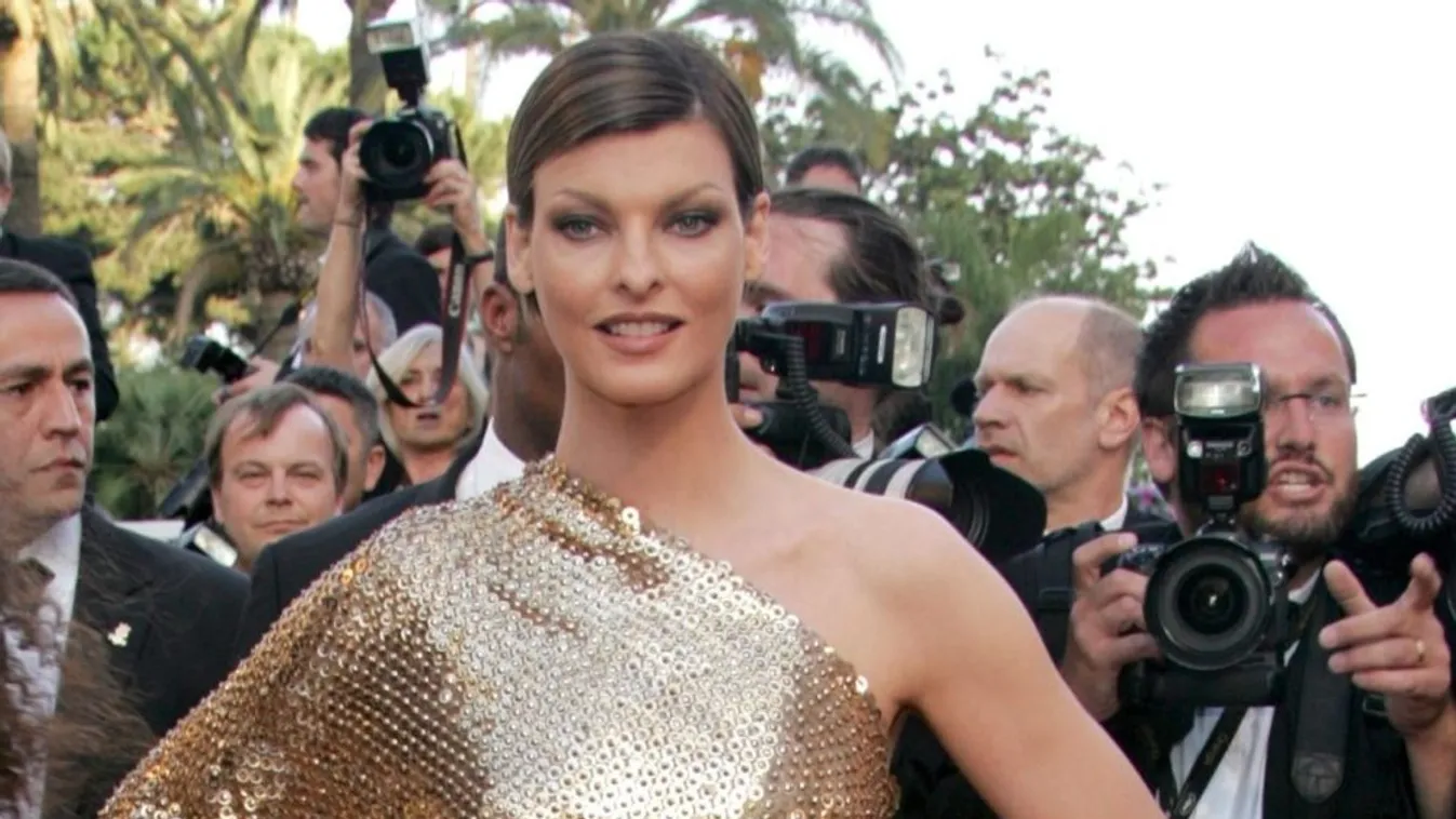 "Örökre eltorzult a testem" - Elrontották a szupermodell plasztikai műtétjét