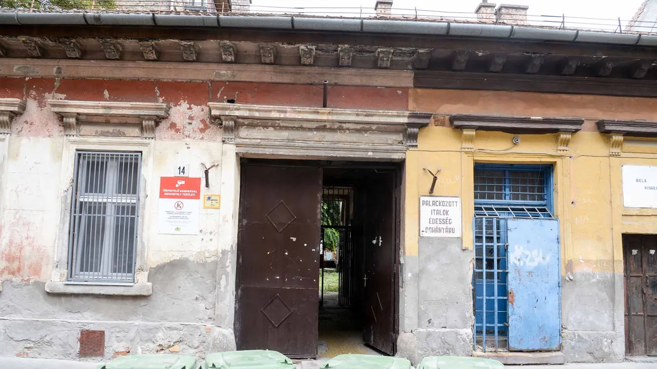 Sokkoló fotók: embertelen körülmények között élnek egy Dugonics utcai bérház lakói