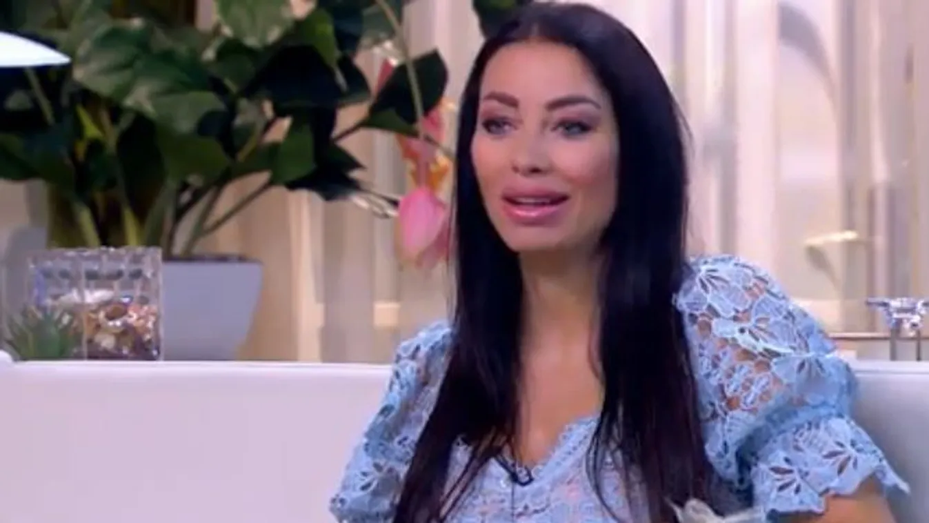 Kőkemény bimbókat villantott a magyar sztáranyuka - Fotó