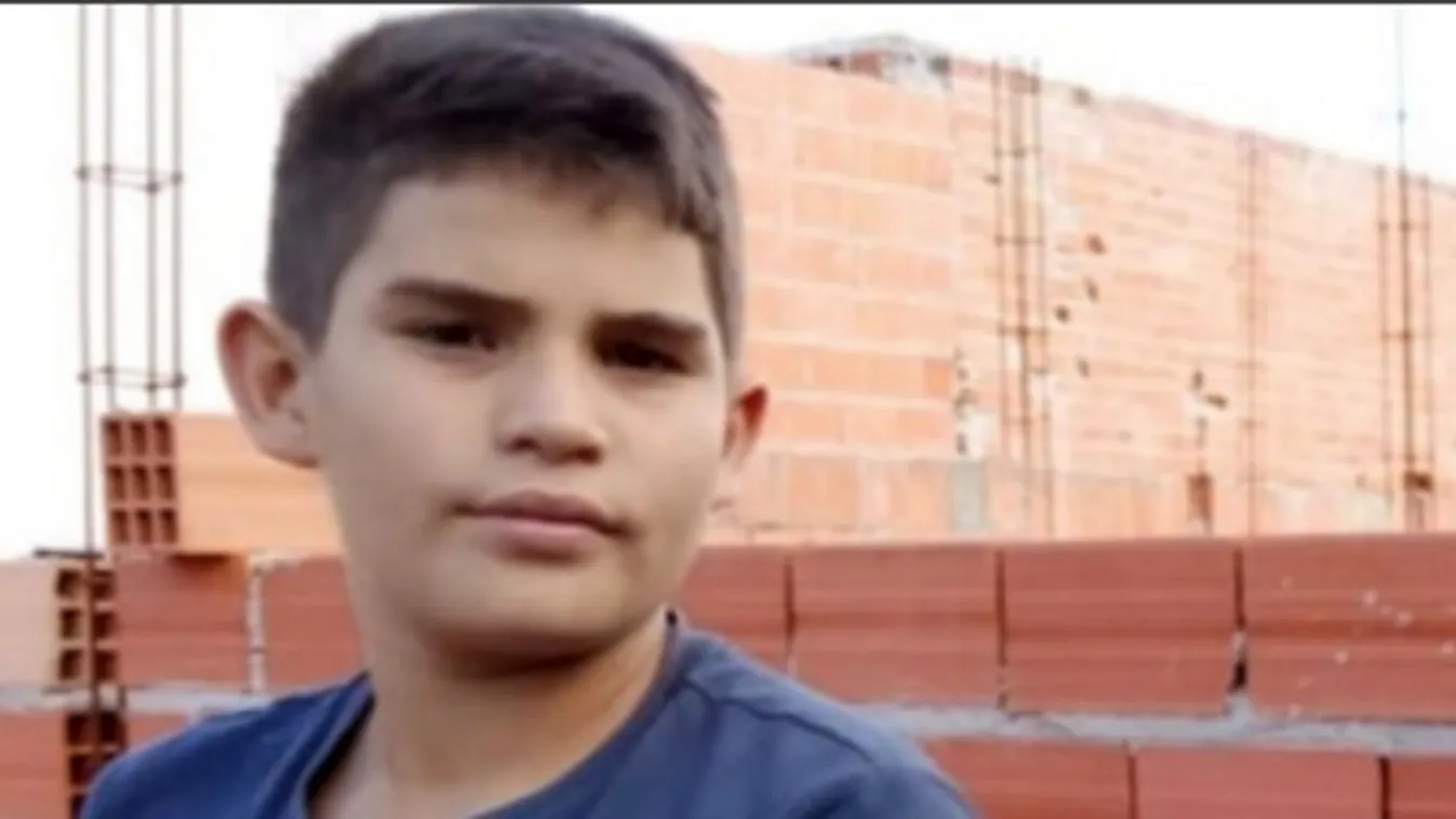 Tragédiába sárkányreptetés közben: belecsapott az áram a 12 éves fiúba, nem tudták megmenteni