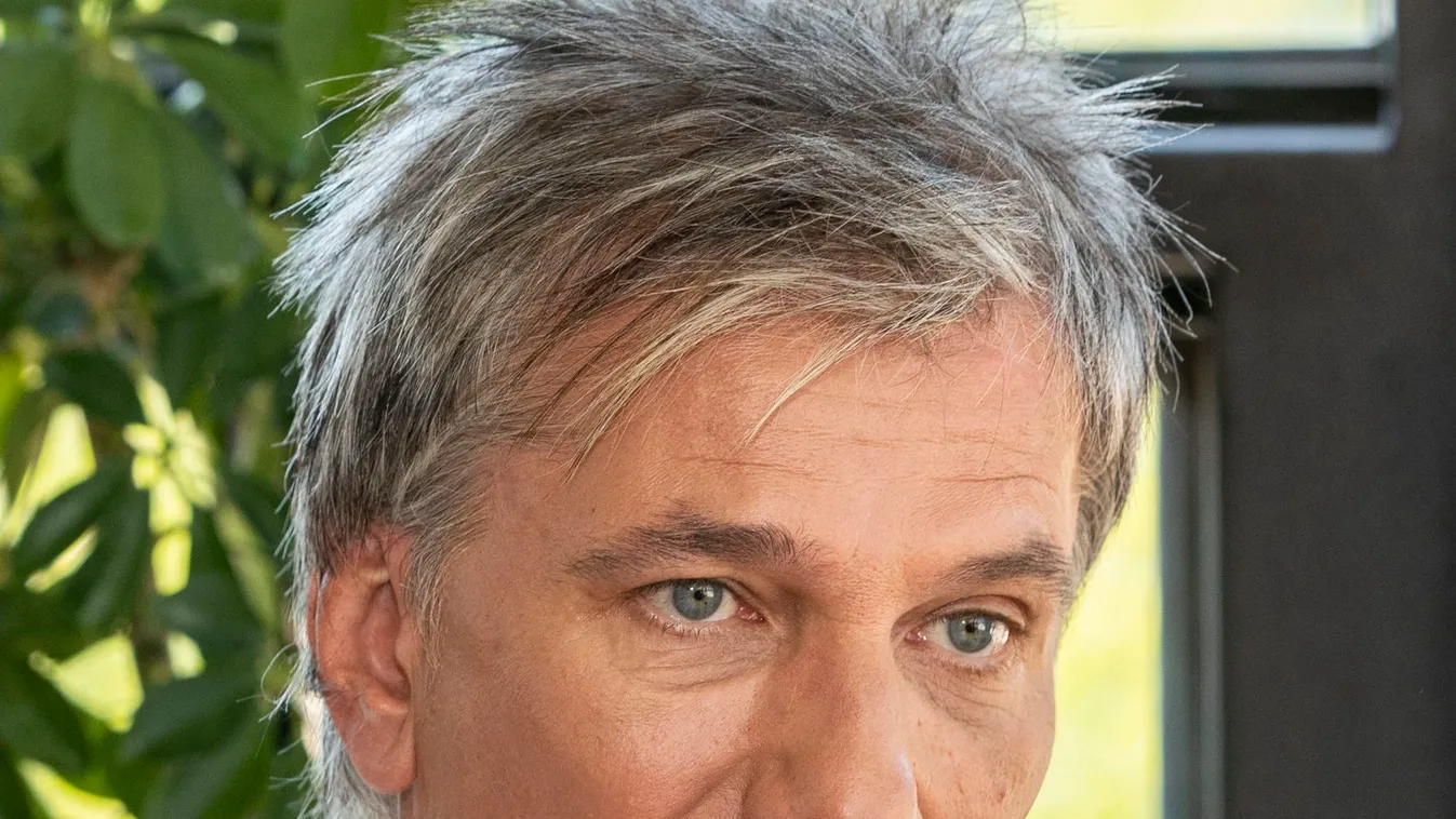 Durva nevelést kapott Bochkor Gábor: „Befogták az orrom és tömtek”