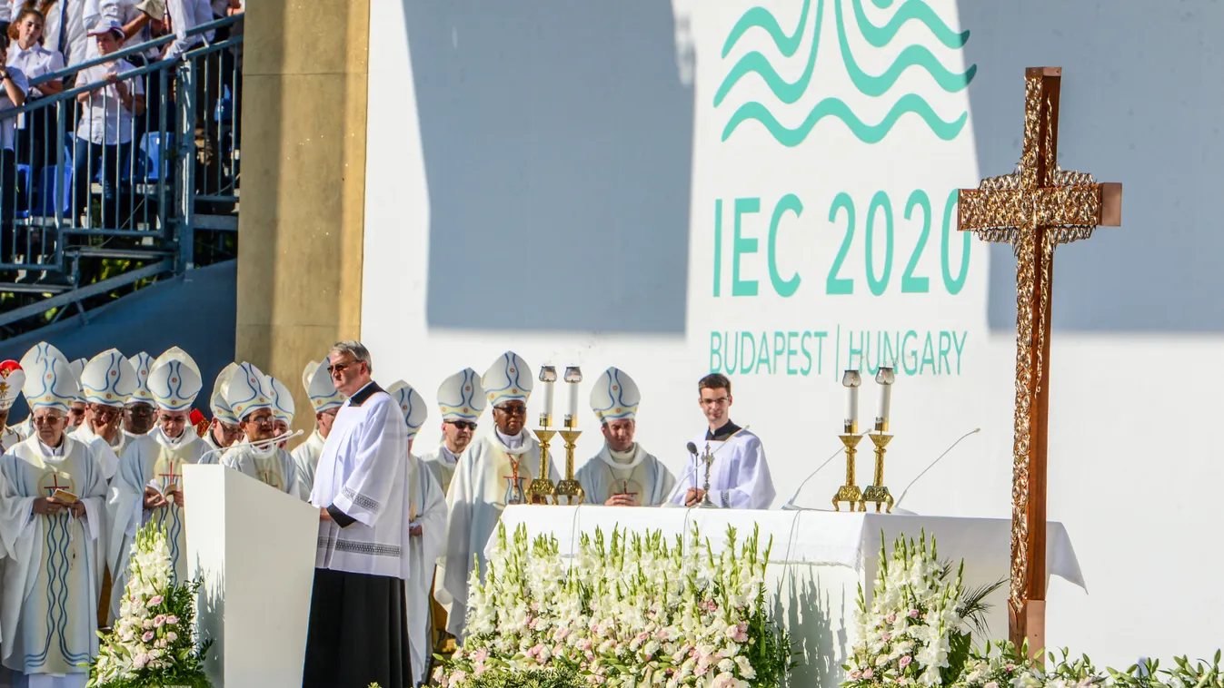 Elkezdődött  a Nemzetközi Eucharisztikus Kongresszus - Fotók