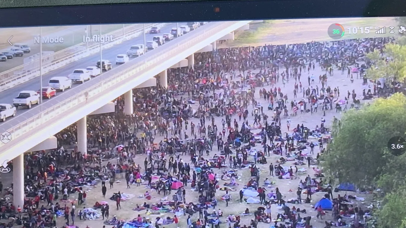 „Irányíthatatlan a helyzet” – hatalmas migránsáradat az Egyesült Államok déli határán