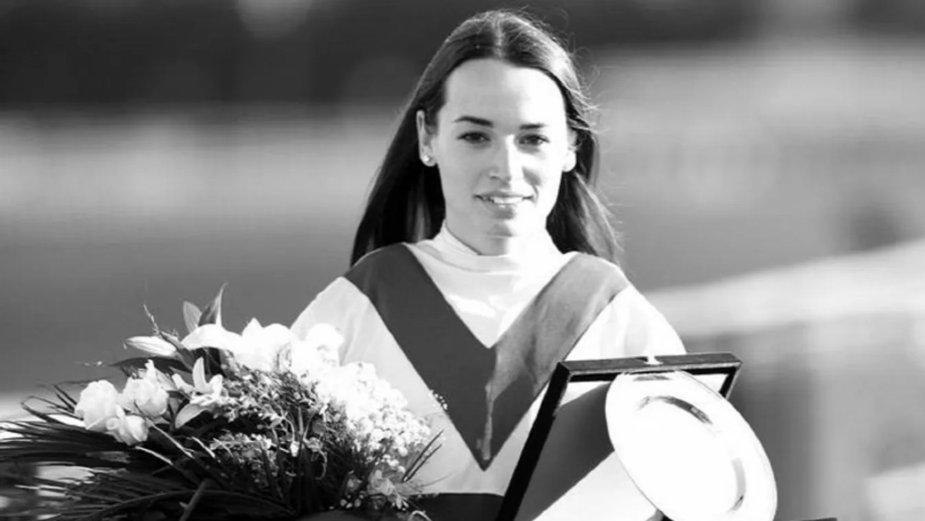 Összeomlott a gyásztól a Jeles Eszter előtt felbukó francia zsokélány - Fotó