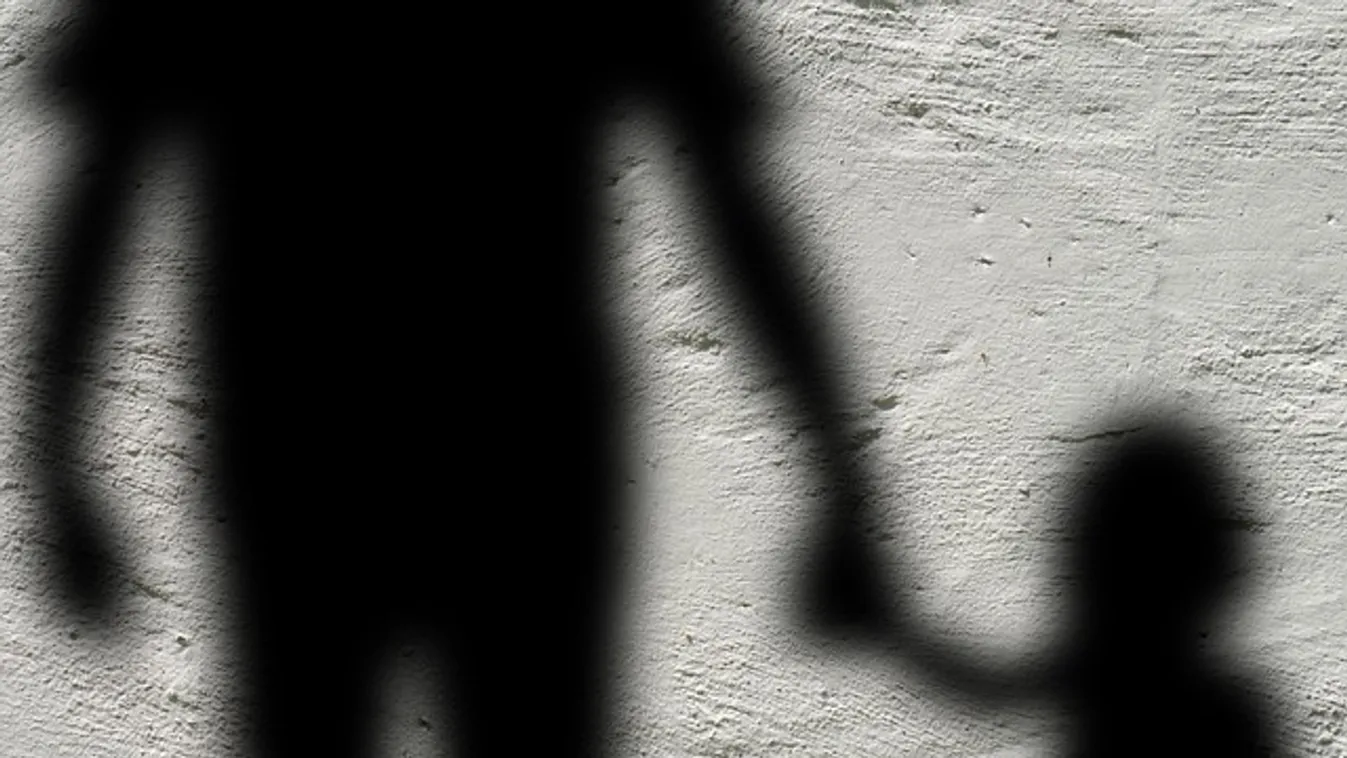 Nem találjuk a szavakat: ledobta egy hídról a gyermekeit a 32 éves anya