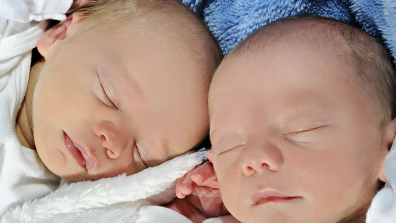 Szívszaggató: életét vesztette egy ikerpár az óvoda előtt leparkolt autóban