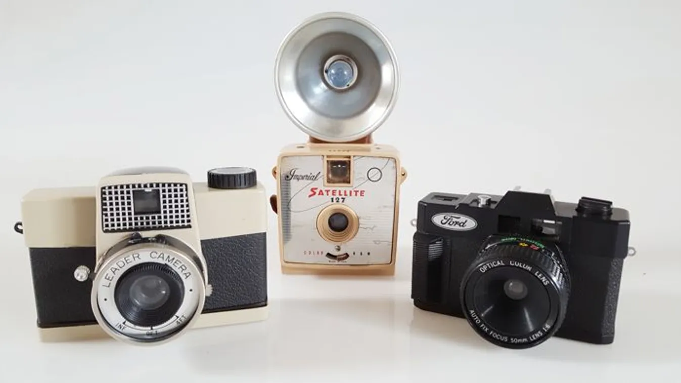 Kényszerleszállást hajtottak végre egy pokolgépnek nézett fényképező miatt