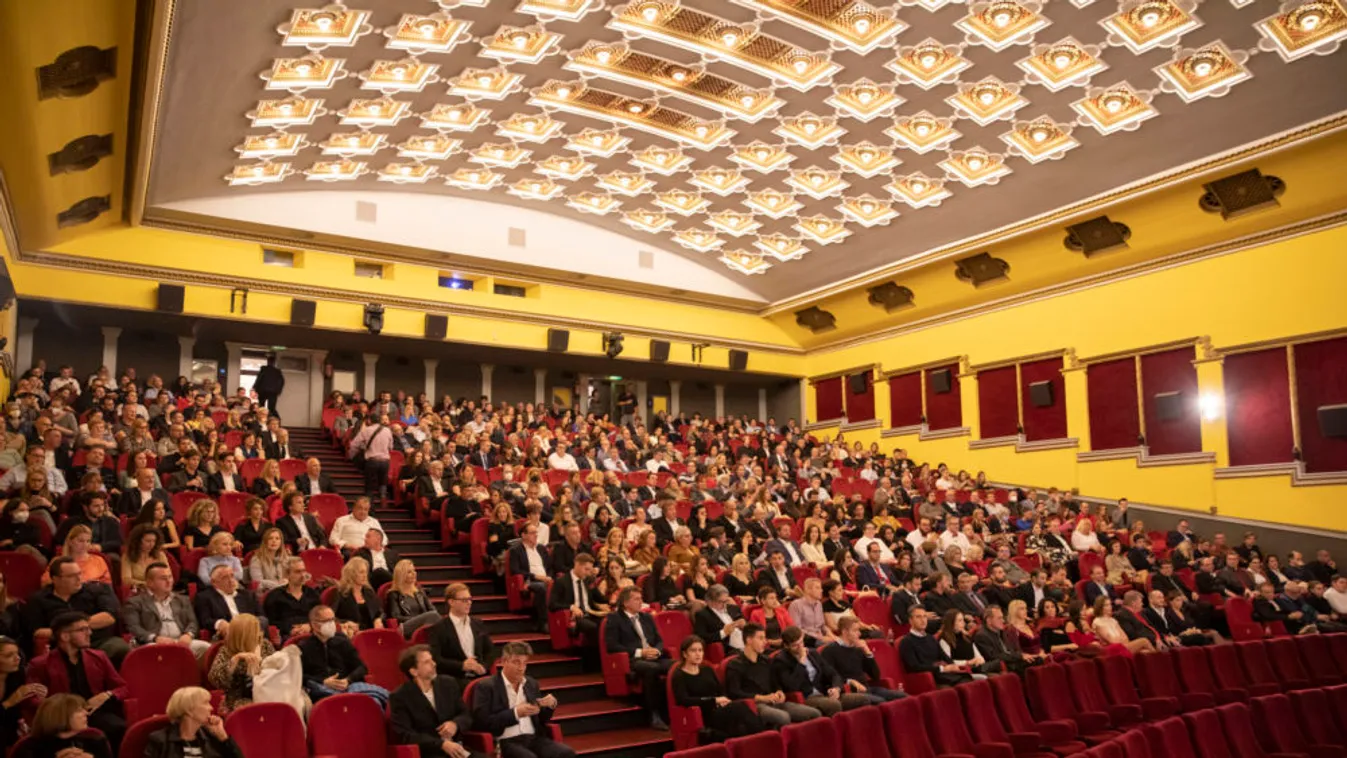 Hemzsegtek az ismert emberek az Elk.rtuk díszbemutatóján - Fotók