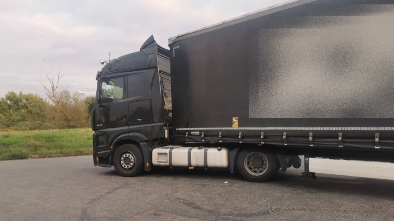 Külföldön körözött kamiont fogtak a rendőrök