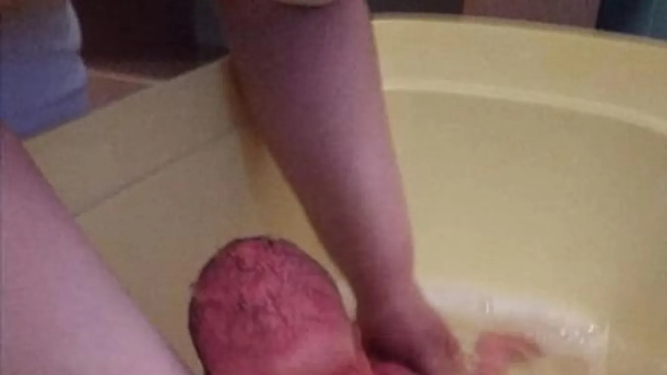 Halálra szúrta kétéves kisfiát a magyar anya, újabb részletek derültek ki