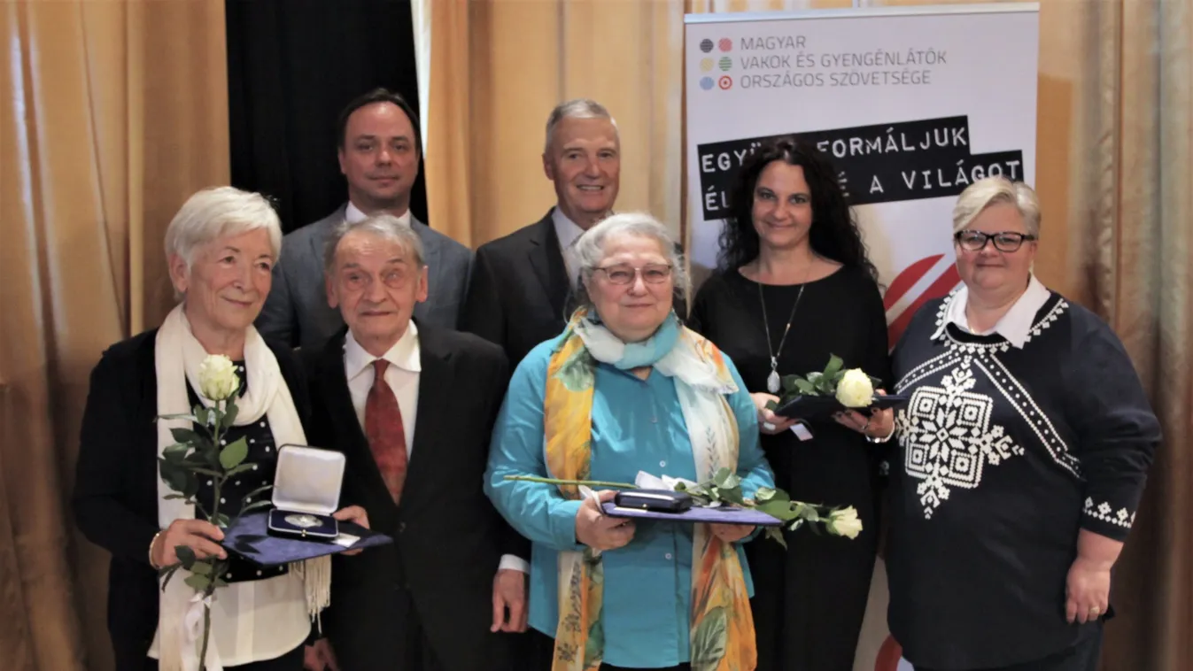 Könyvtárba járnak a vakok és gyengén látók – egyre több a hangoskönyv